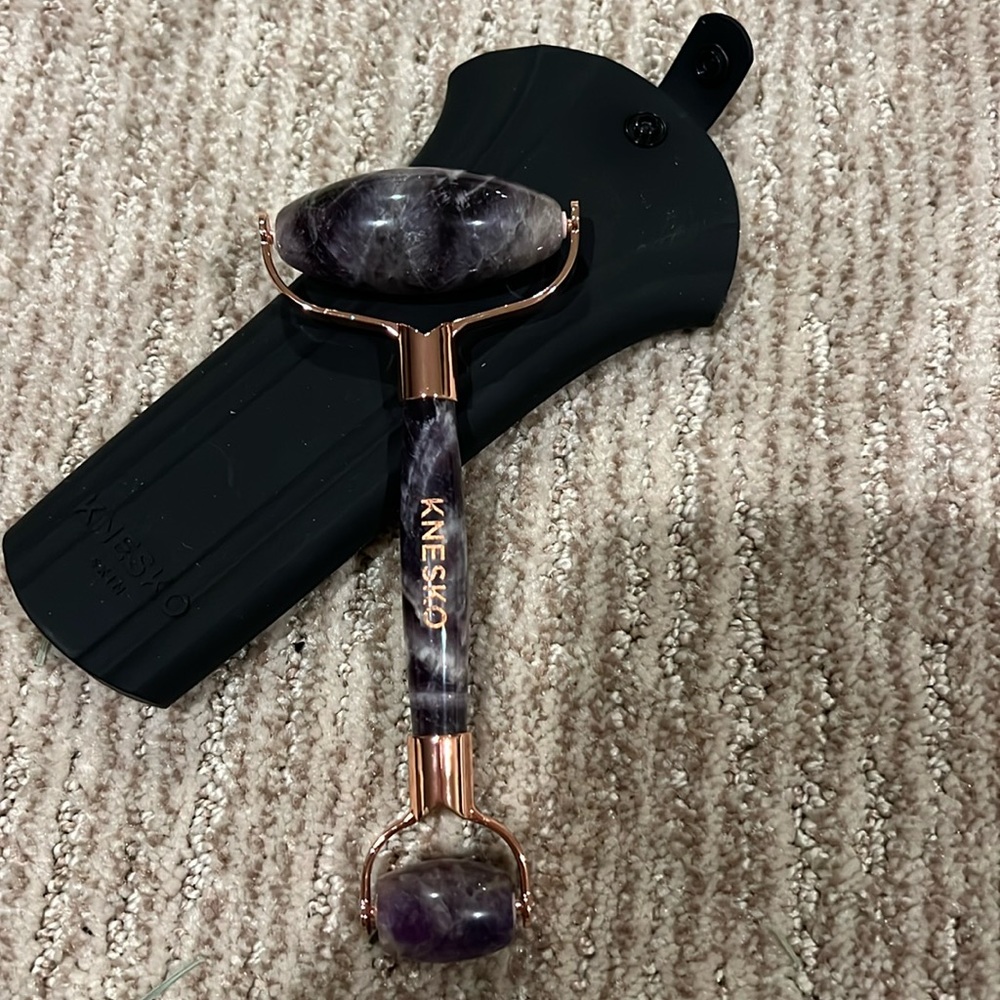 KNESKO JADE ROLLER